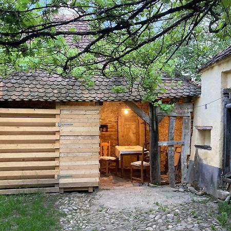 House By The Church - Entire House Crit Zewnętrze zdjęcie