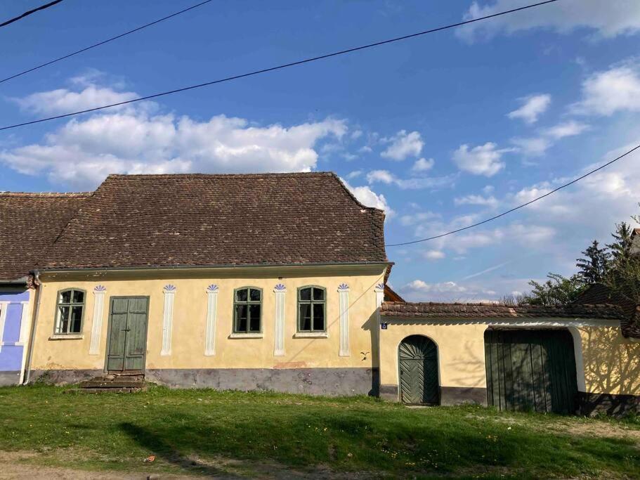 House By The Church - Entire House Crit Zewnętrze zdjęcie